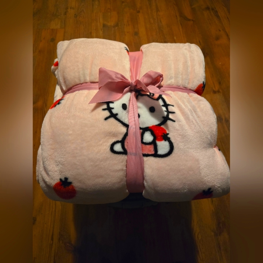 Pretty Pink Hello Kitty Queen Plush Blanket! 💗🍓💗🍓💗🍓